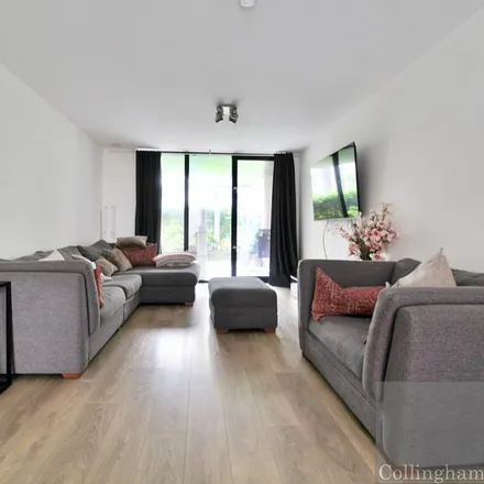 Rent this 3 bed apartment on Carriage House in 42 Leyton Road, London