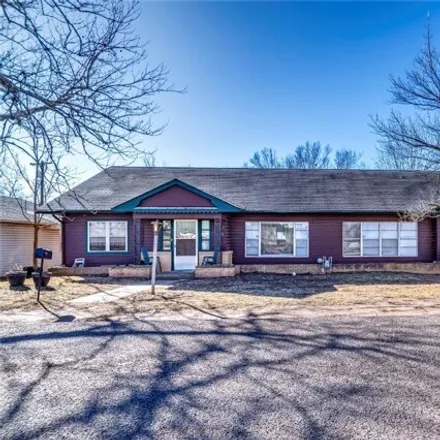 Buy this 4 bed house on 419 South Cleveland Avenue in Chandler, OK 74834