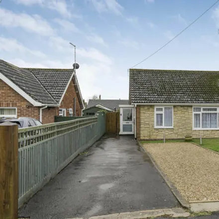 Buy this 2 bed duplex on Warner Crescent in West Hagbourne, OX11 8JY