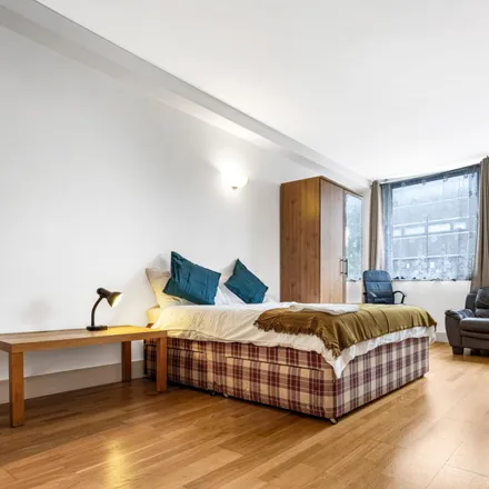 Rent this 2 bed apartment on 256 Goswell Road in London, EC1V 7LW