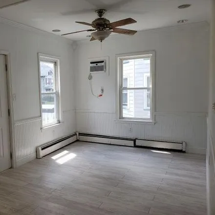 Image 2 - 138 Ridgeway Street, East Stroudsburg, PA 18301, USA - Apartment for rent