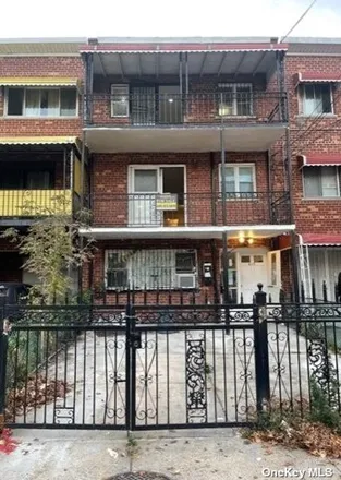 Buy this 8 bed house on 413 Saint Lawrence Avenue in New York, NY 10473