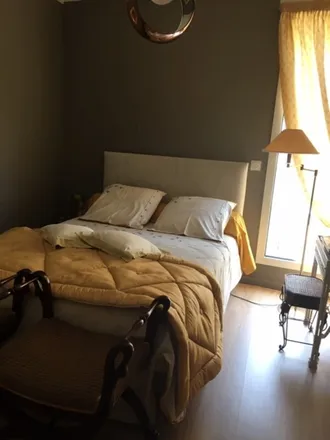 Rent this 1 bed apartment on Bordeaux in Saint-Michel, FR
