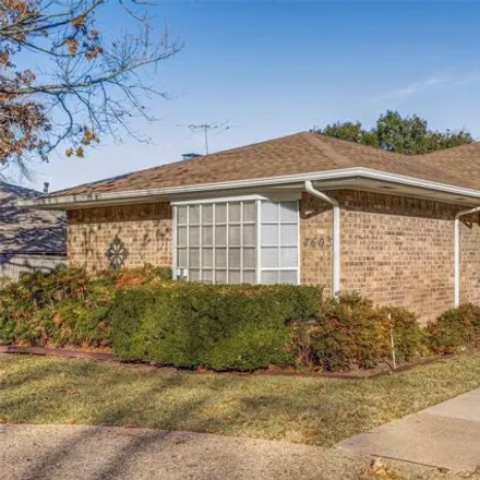 Image 2 - 7615 Meadow Oaks Drive, Dallas, TX 75230, USA - House for sale