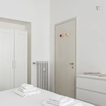 Image 2 - Via Ponte Vetero, 21, 20121 Milan MI, Italy - Apartment for rent