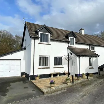 Buy this 3 bed house on Parc Fer Close in Stratton, EX23 9TA