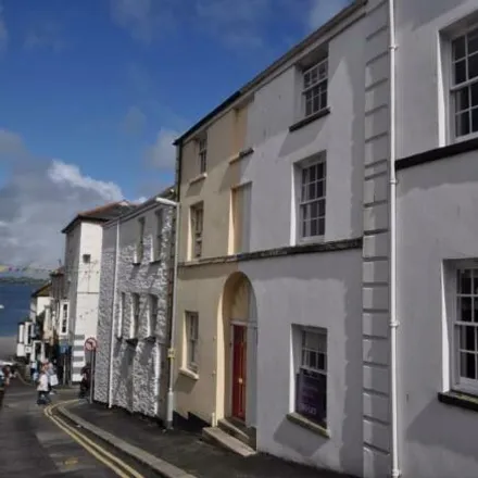 Rent this 3 bed townhouse on Gyllyng Street in Falmouth, TR11 3EJ