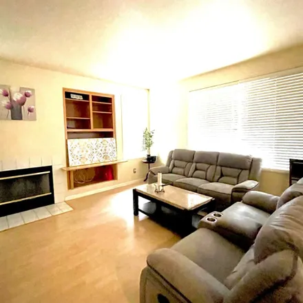 Image 5 - 13665 Onyx Avenue, Lathrop, CA 95330, USA - Apartment for rent