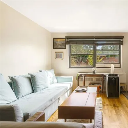 Image 4 - 69-46 138th St Unit A, New York, 11367 - Apartment for sale