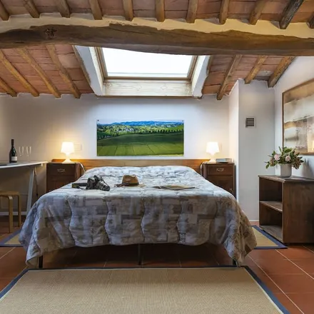 Rent this 2 bed apartment on Rigomagno in Strada Provinciale Traverse Siena-Perugia, 53048 Sinalunga SI
