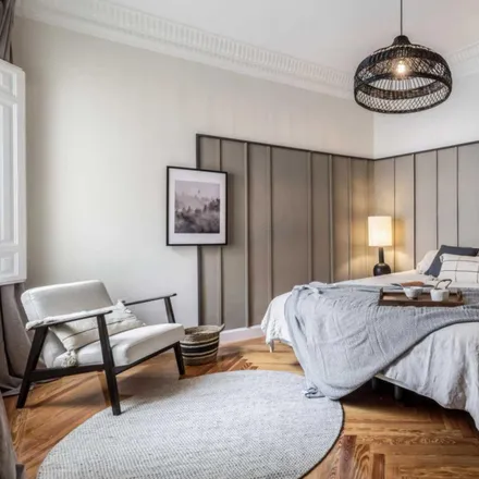 Rent this 3 bed apartment on Calle de Zurbano in 86, 28010 Madrid