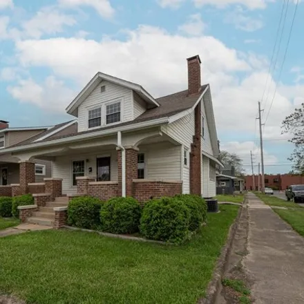 Rent this 3 bed house on 310 Sycamore Street in Columbus, IN 47201