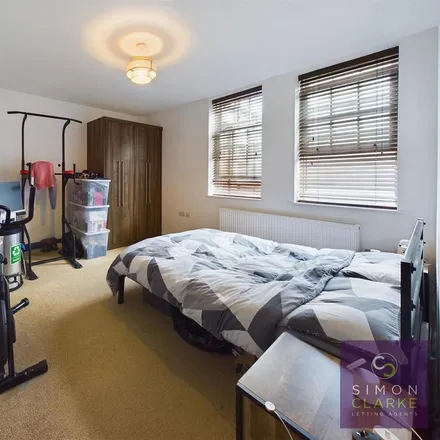 Image 4 - 1324 - 1326 High Road, Oakleigh Park, London, N20 9PH, United Kingdom - Apartment for rent