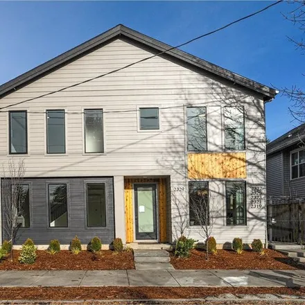 Buy this 12 bed house on 2321 North Lombard Street in Portland, OR 97217