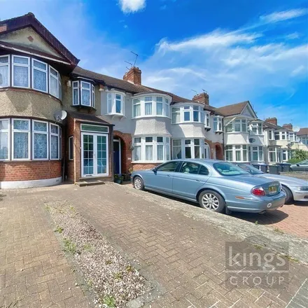 Rent this 4 bed townhouse on Great Cambridge Road in Carterhatch, London