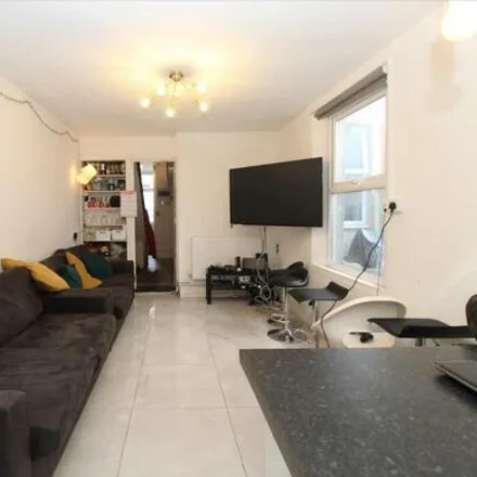 Image 5 - Dogfield Street, Cardiff, CF24 4QL, United Kingdom - Townhouse for sale