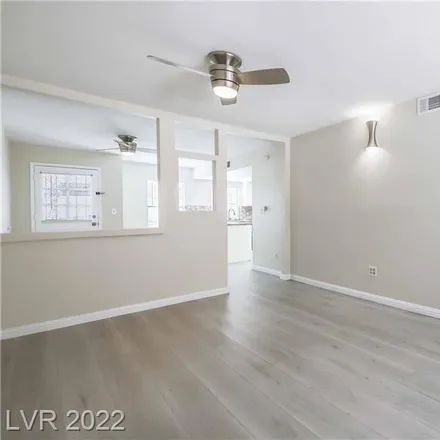 Image 4 - 5941 Laredo Street, Spring Valley, NV 89146, USA - Townhouse for rent