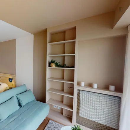 Rent this 4 bed room on 31 Rue d'Hautpoul in 75019 Paris, France