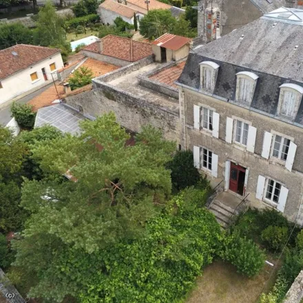 Image 3 - 4 Rue des Fontaines, 16700 Ruffec, France - Townhouse for sale
