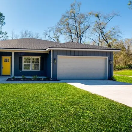 Buy this 4 bed house on 5200 Jacaranda Avenue in Clay County, FL 32068