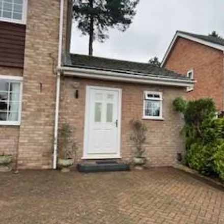Rent this studio apartment on Ravenswood Drive in Camberley, GU15 2BU