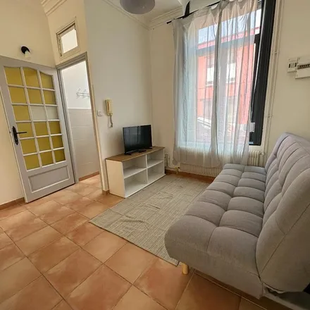 Image 4 - 13 Rue du Dévouement, 59170 Croix, France - Apartment for rent