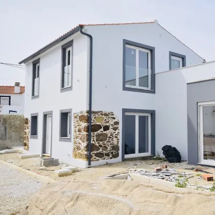 Buy this 3 bed house on Rua Luís de Camões in 2500-719 Caldas da Rainha, Portugal