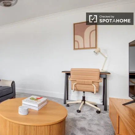 Rent this 1 bed apartment on Bikehangar 2034 in Gloucester Street, London