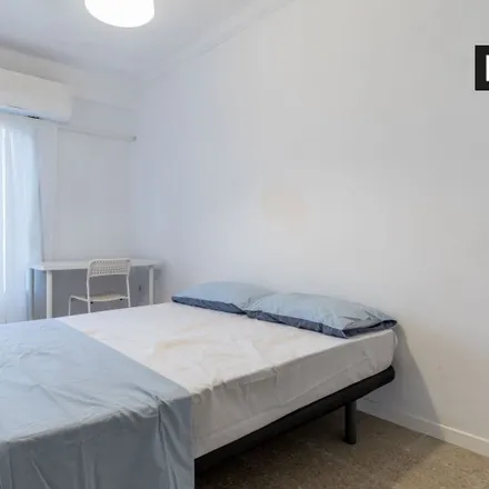 Rent this 6 bed room on Avinguda de Pérez Galdós in 116, 46008 Valencia