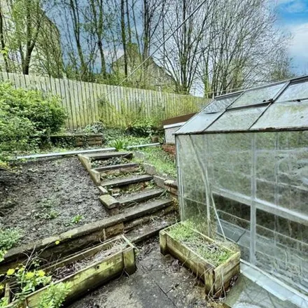 Image 9 - Mount Gardens, Cleckheaton, BD19 3QH, United Kingdom - House for sale