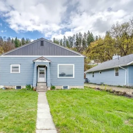 Buy this 4 bed house on 906 North Clay Street in Colfax, WA 99111