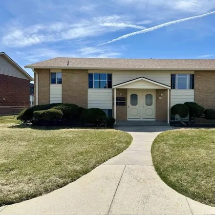Image 1 - 1601 Oxford Drive, Cheyenne, WY 82001, USA - House for sale