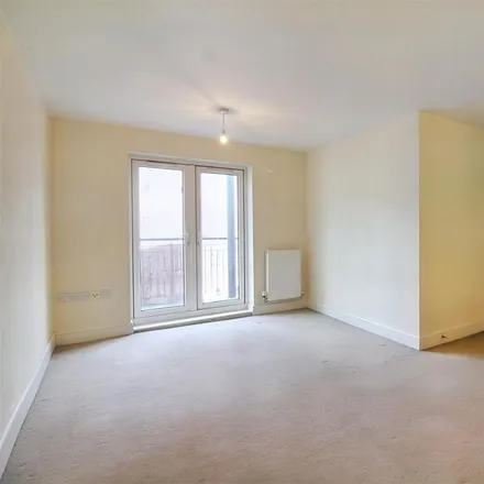 Image 5 - Coxhill Way, Aylesbury, HP21 8FL, United Kingdom - Apartment for rent