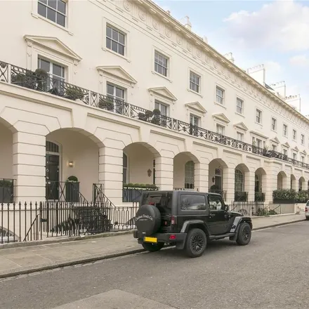 Rent this 5 bed townhouse on 12 Hanover Terrace in London, NW1 4RJ