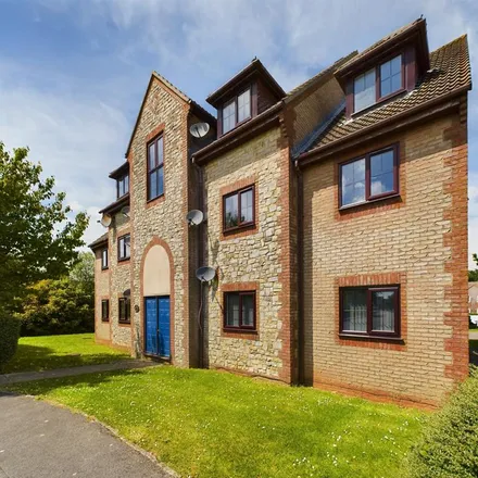 Rent this 2 bed apartment on 19 Long Croft in Yate Rocks, BS37 7YN