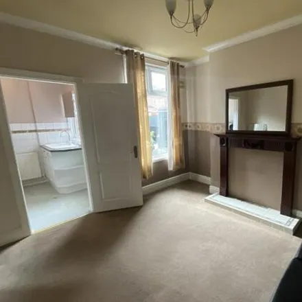 Image 5 - Balmoral Road, Sheffield, S13 7QF, United Kingdom - Townhouse for sale