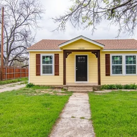 Buy this 2 bed house on 1626 10th Street in Brownwood, TX 76801