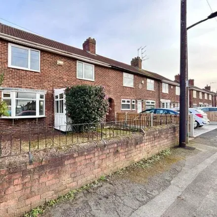 Buy this 3 bed townhouse on Oxford Street in New Rossington, DN11 0TD