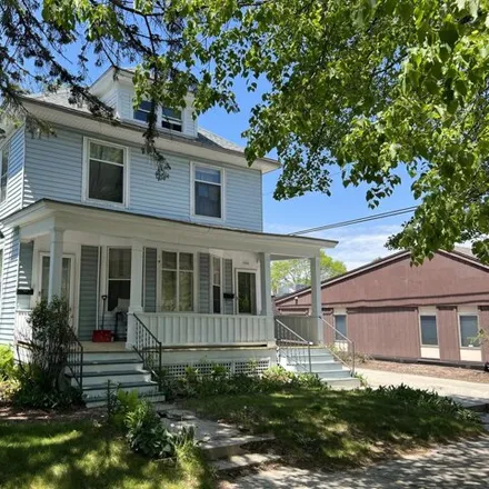 Buy this studio house on 1440 North 5th Street in Sheboygan, WI 53081