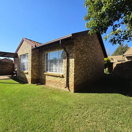Image 5 - unnamed road, Wapadrand Security Village, Gauteng, 0050, South Africa - Townhouse for rent