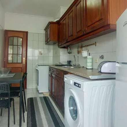 Rent this 4 bed apartment on Estacionamento Público Egas Moniz in Rua José Malhoa, 2675-396 Odivelas