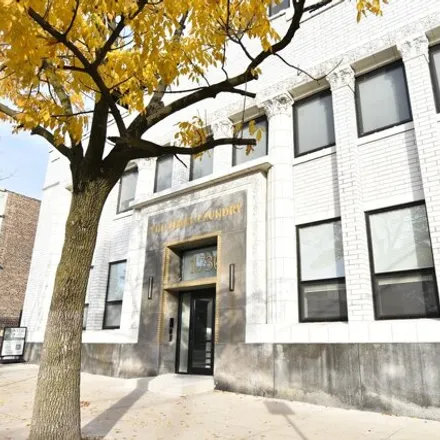 Rent this 1 bed apartment on 1730 W Greenleaf Ave Apt 204 in Chicago, Illinois