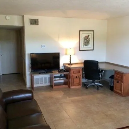 Image 3 - 130 Fairway Drive, Crockett County, TX 76943, USA - Apartment for rent