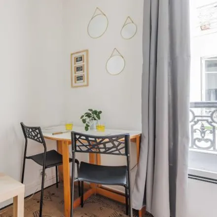 Image 4 - 4 Rue Clouet, 75015 Paris, France - Apartment for rent