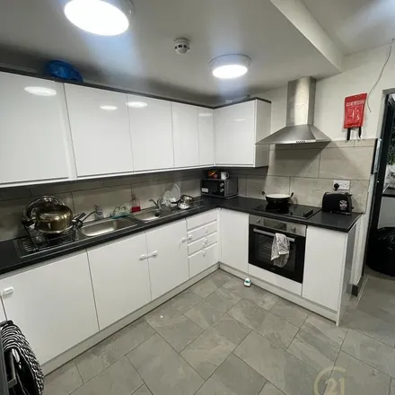 Rent this 1 bed apartment on Dorset Avenue in London, UB4 8NR