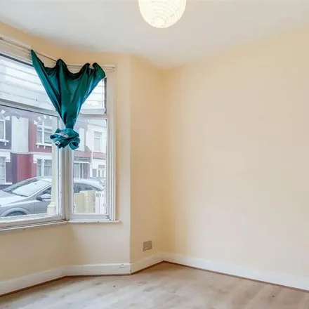 Image 5 - Valnay Street, London, SW17 9PD, United Kingdom - Apartment for rent