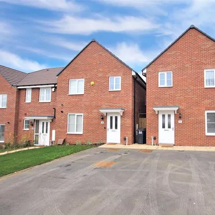 Rent this 3 bed house on Hawker Close in Longbridge, B31 2GS