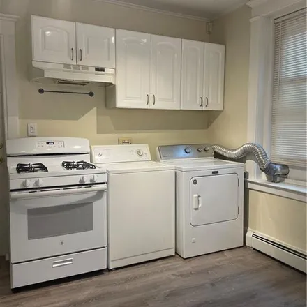 Rent this 2 bed apartment on 12;16 Fountain Street in New Haven, 06515