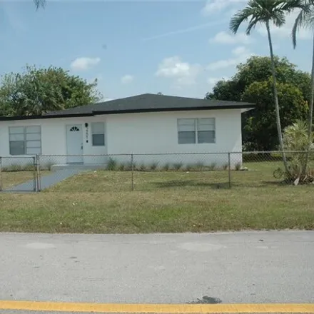 Image 4 - 3201 Northwest 214th Street, Lakewood Estates, Miami Gardens, FL 33056, USA - House for sale