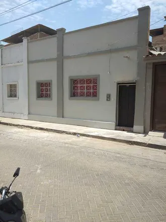 Rent this 3 bed house on Calle Lima in Pachitea, Piura 20000